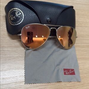 Ray-Ban Aviator Sunglasses with Gold Lenses